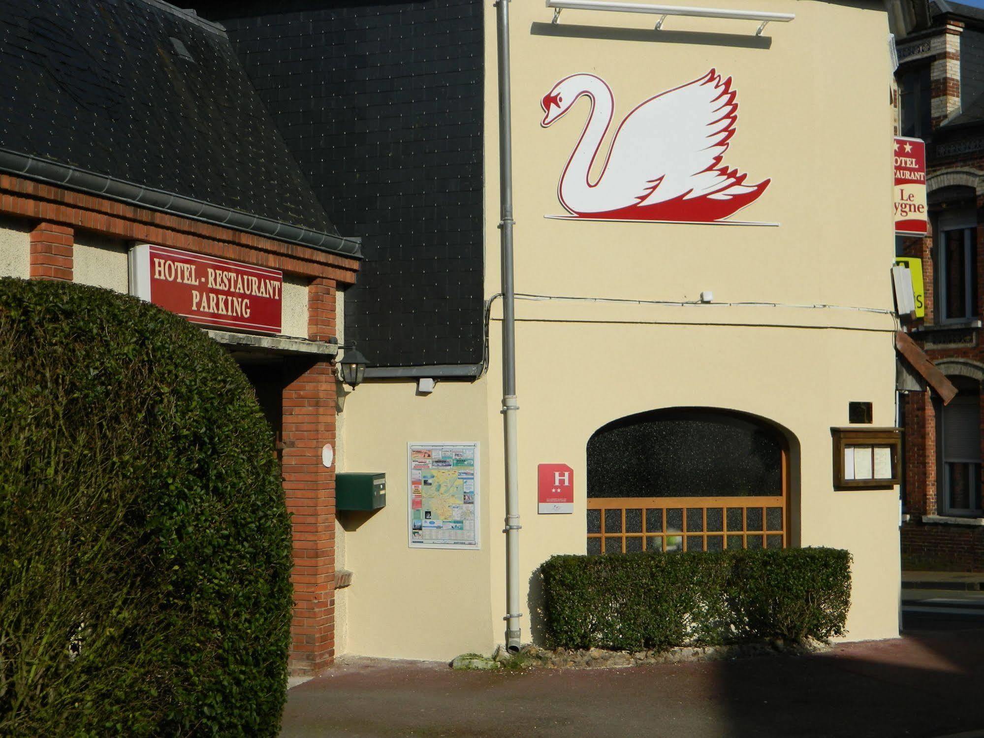 Hotel Restaurant Le Cygne Conches-en-Ouche Esterno foto